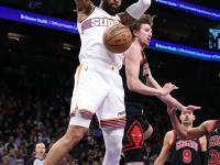 爱游戏体育网站-凯尔特人不敌太阳，遭遇连败