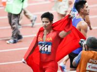 爱游戏官网入口-运动员用实力证明自己，获得赛场上的荣耀(运动员除了获取荣誉还能赚钱,你如何看待这种行为?)