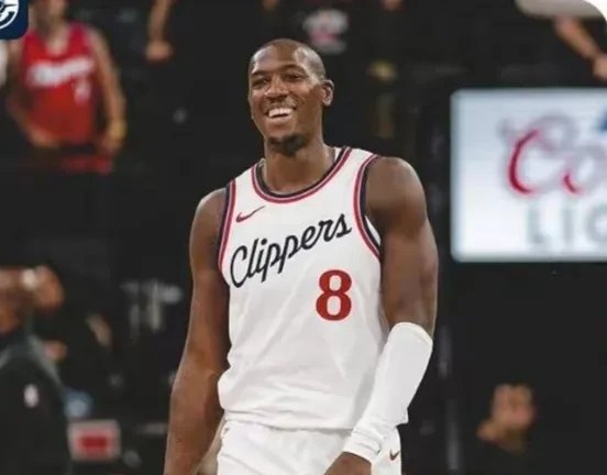 河床进攻端火力强劲,欲破西悉尼流浪者防线的简单介绍 河床进攻端火力强劲,欲破西悉尼流浪者防线的简单介绍