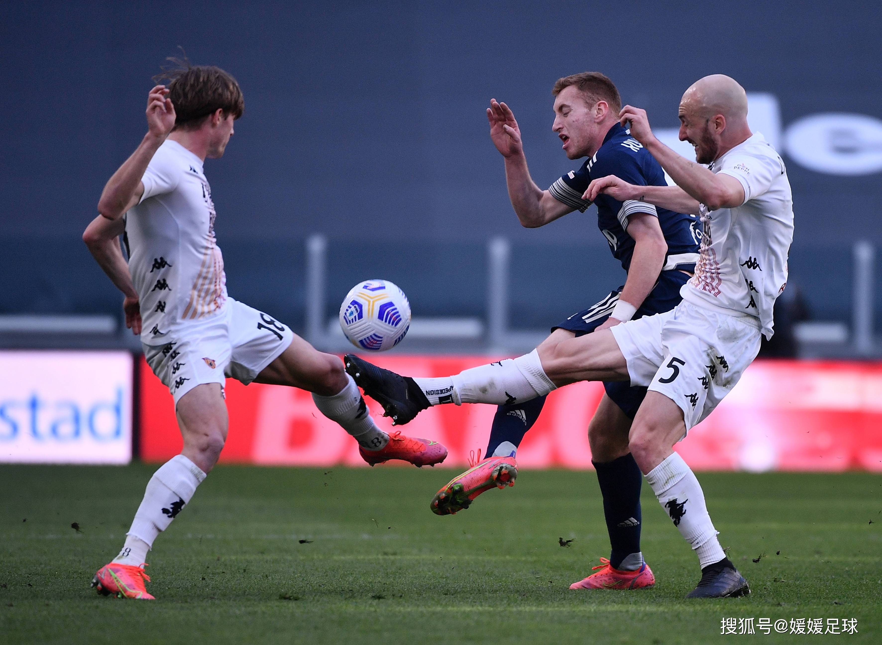 尤文图斯主帅赞扬球队表现,迎接挑战 尤文图斯主帅赞扬球队表现,迎接挑战