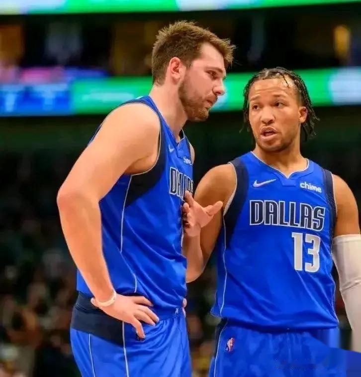 詹科比友好合作，尼克斯轻松击败湖人