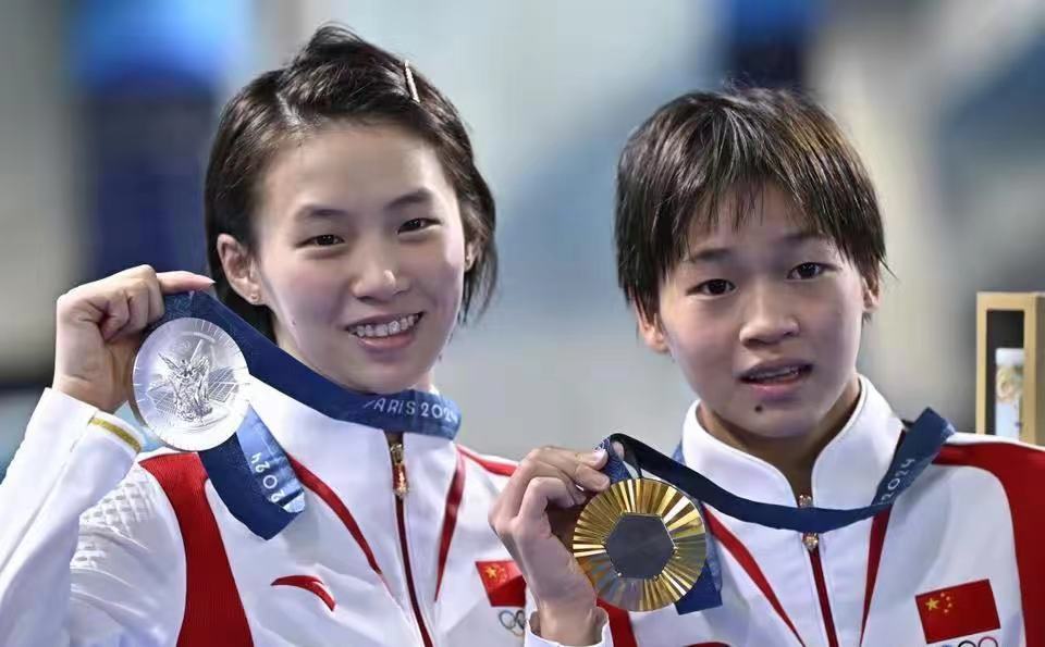 美国跳水选手惊险夺冠,打破困境 美国跳水选手惊险夺冠,打破困境