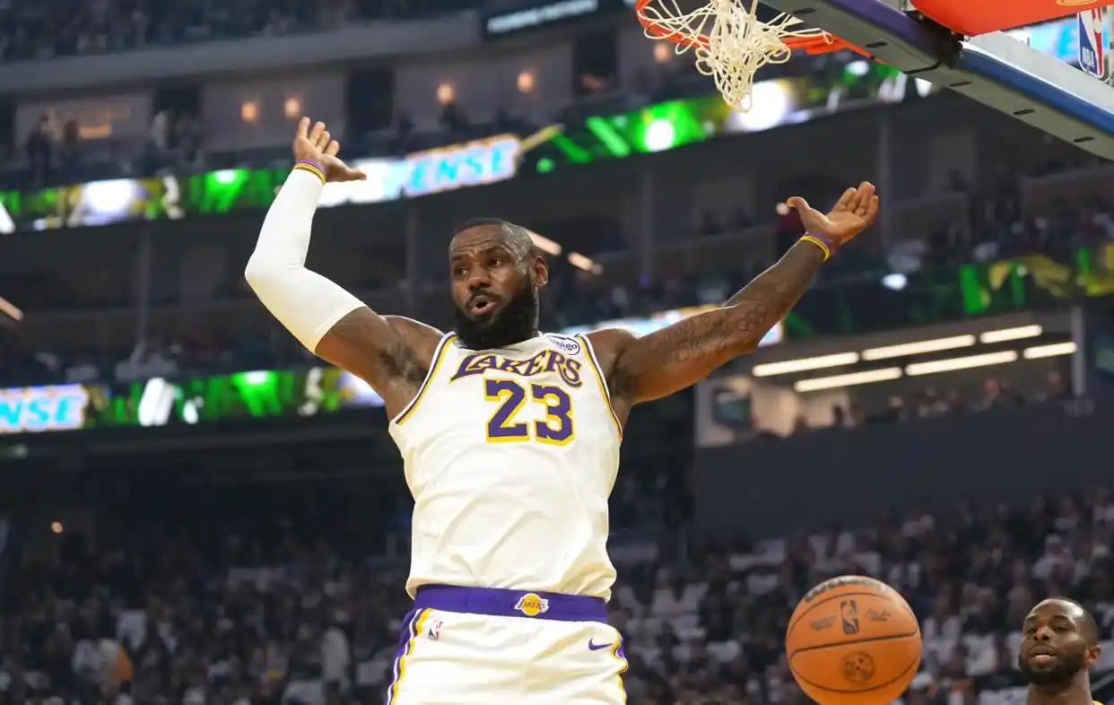 关于球星状态火爆，球队高歌猛进取得胜利的信息