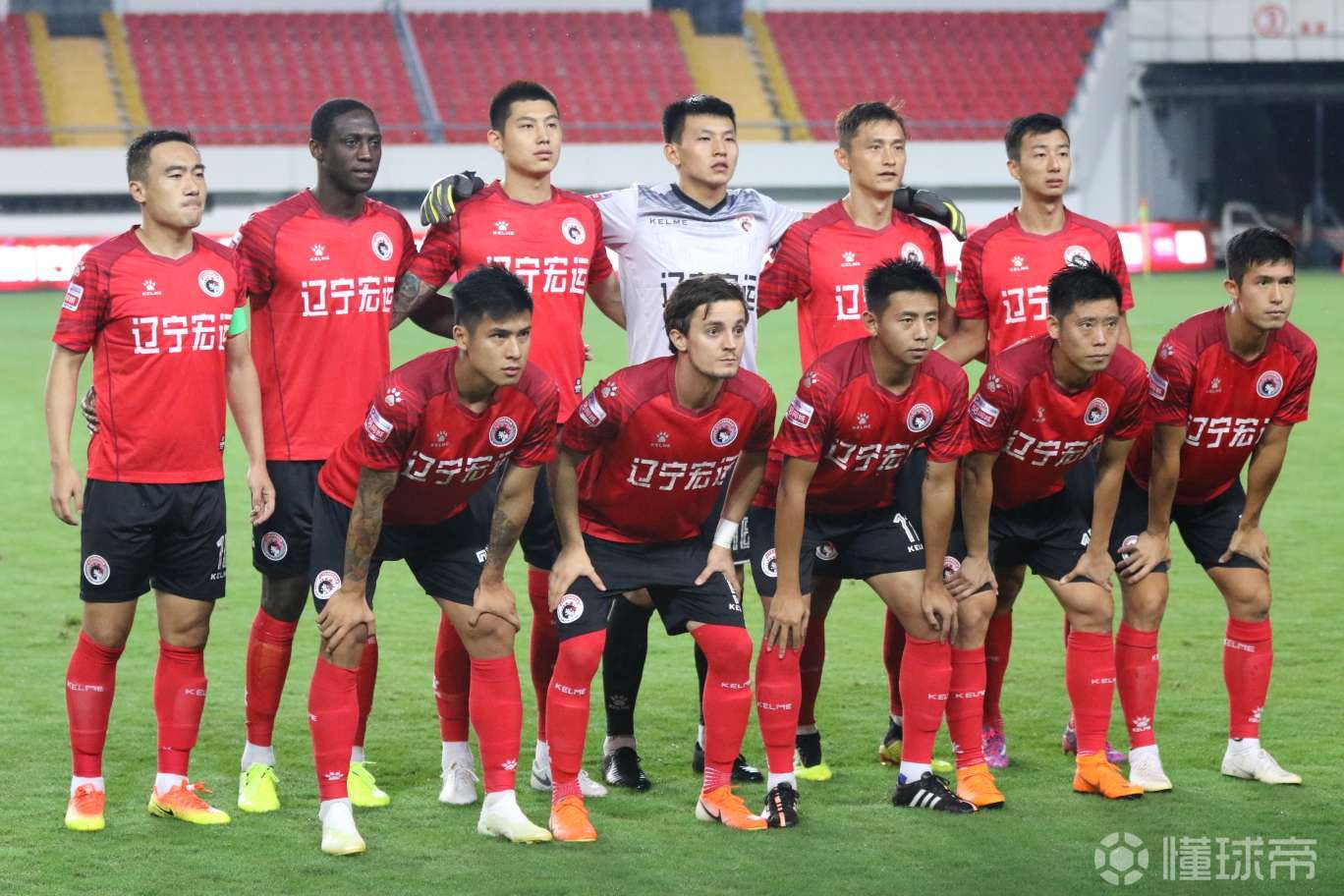 阿尔克马尔失利意外，球队团结反思中的简单介绍