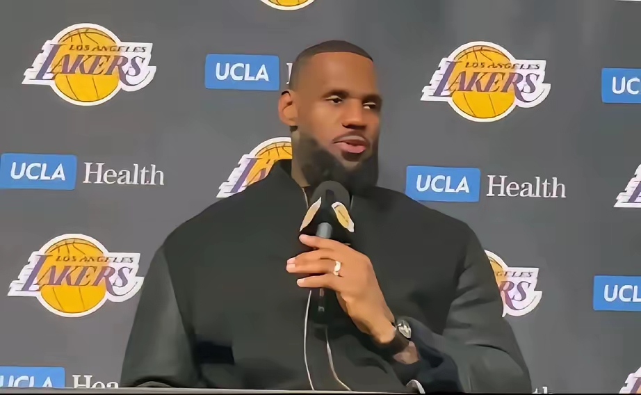 勇士战略部署调整,发挥出色团队合作 勇士战略部署调整,发挥出色团队合作