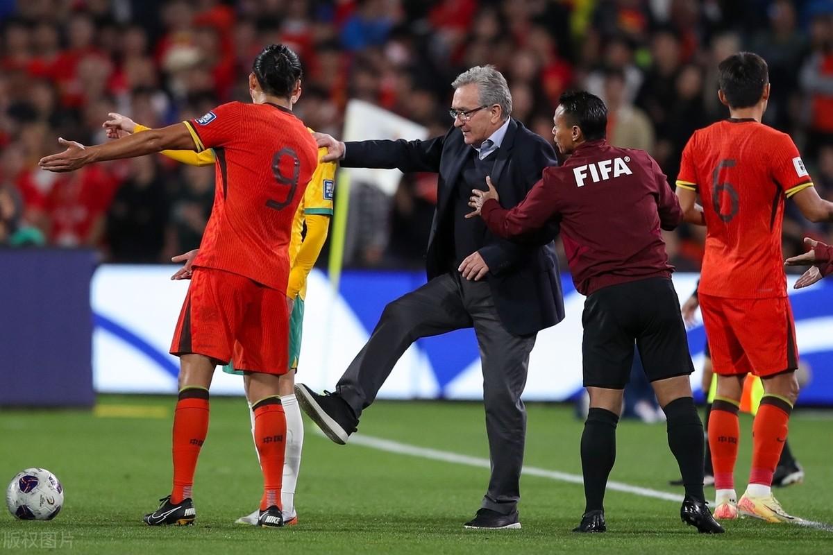 关于热血沸腾：北美足球冠军争夺激情升温的信息