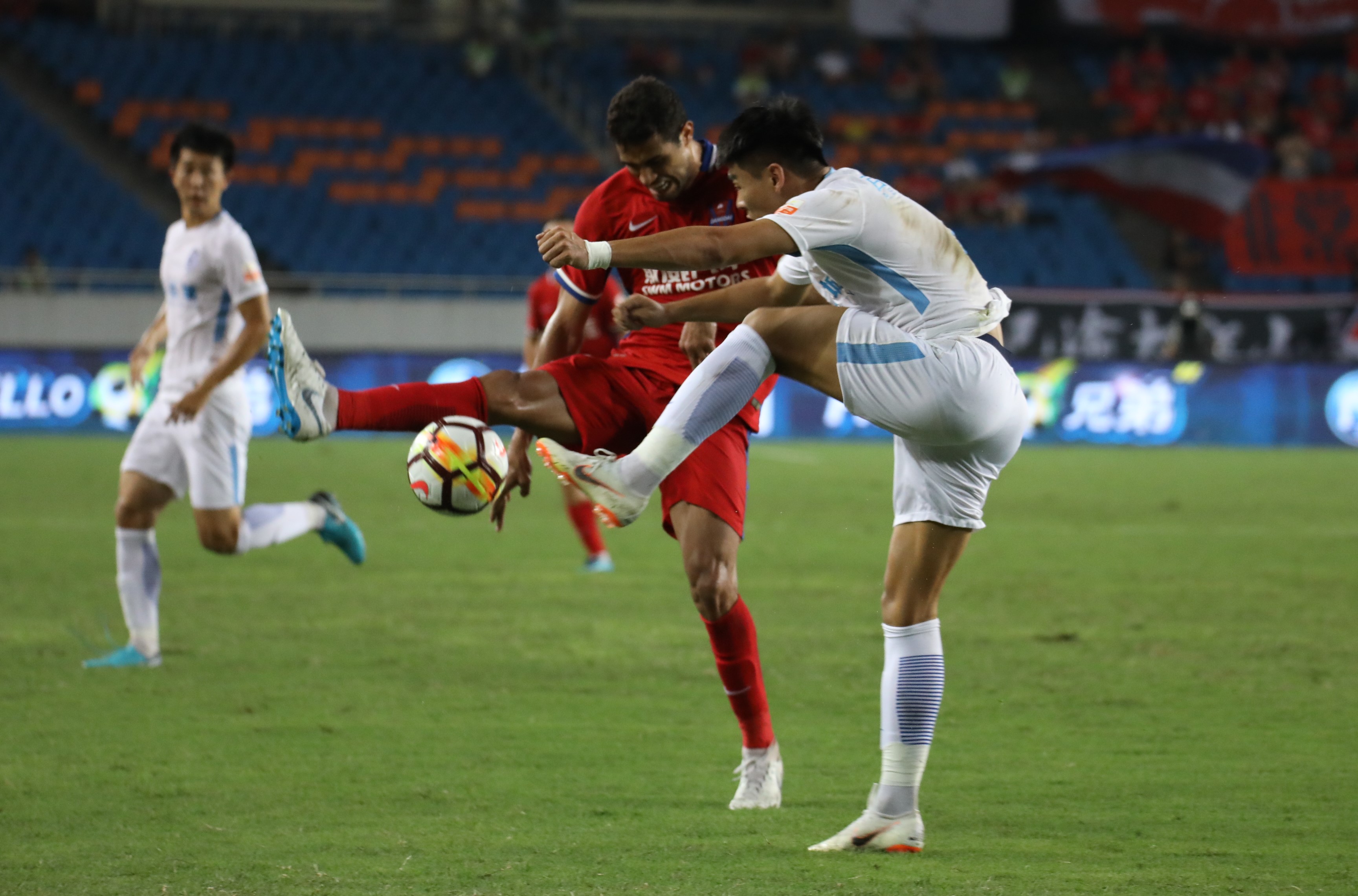 包含大连超越主场战平重庆斯威,保持不败纪录的词条 包含大连超越主场战平重庆斯威,保持不败纪录的词条