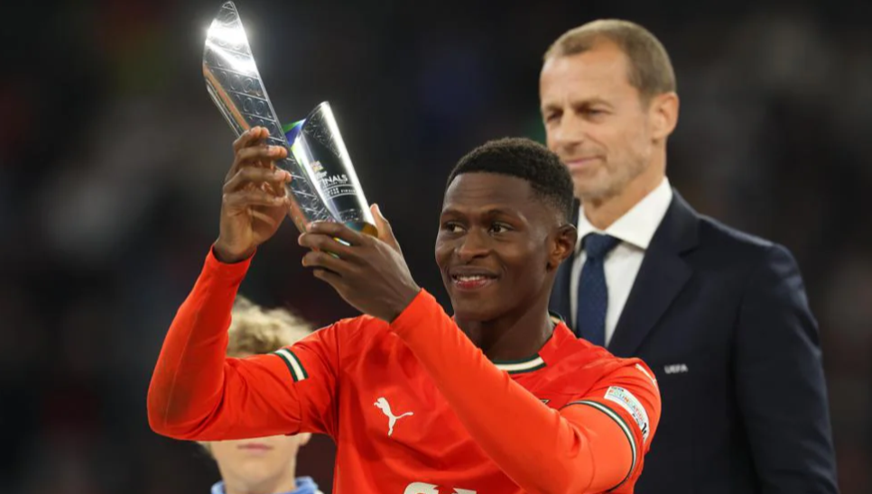 欧国联决赛中矢志不渝士气高昂 欧国联决赛中矢志不渝士气高昂