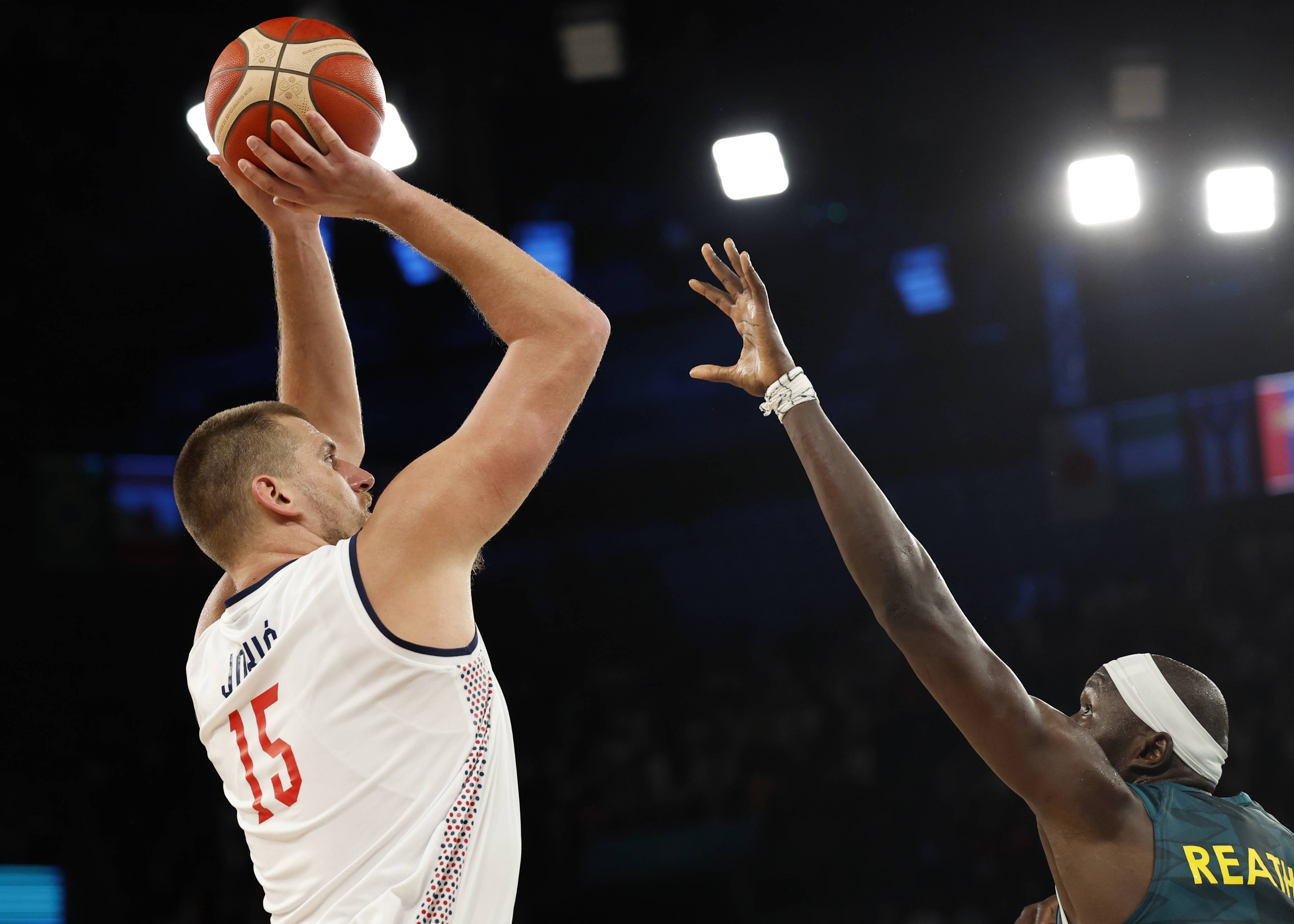 欧洲男篮锦标赛开战,球队展现出色实力与精神风貌的简单介绍 欧洲男篮锦标赛开战,球队展现出色实力与精神风貌的简单介绍