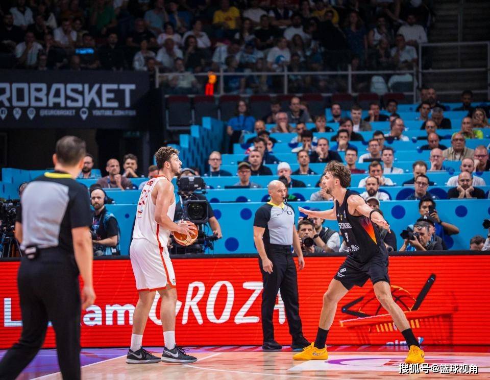 关于欧洲杯篮球赛事现场压轴秀点燃球迷热情的信息 关于欧洲杯篮球赛事现场压轴秀点燃球迷热情的信息