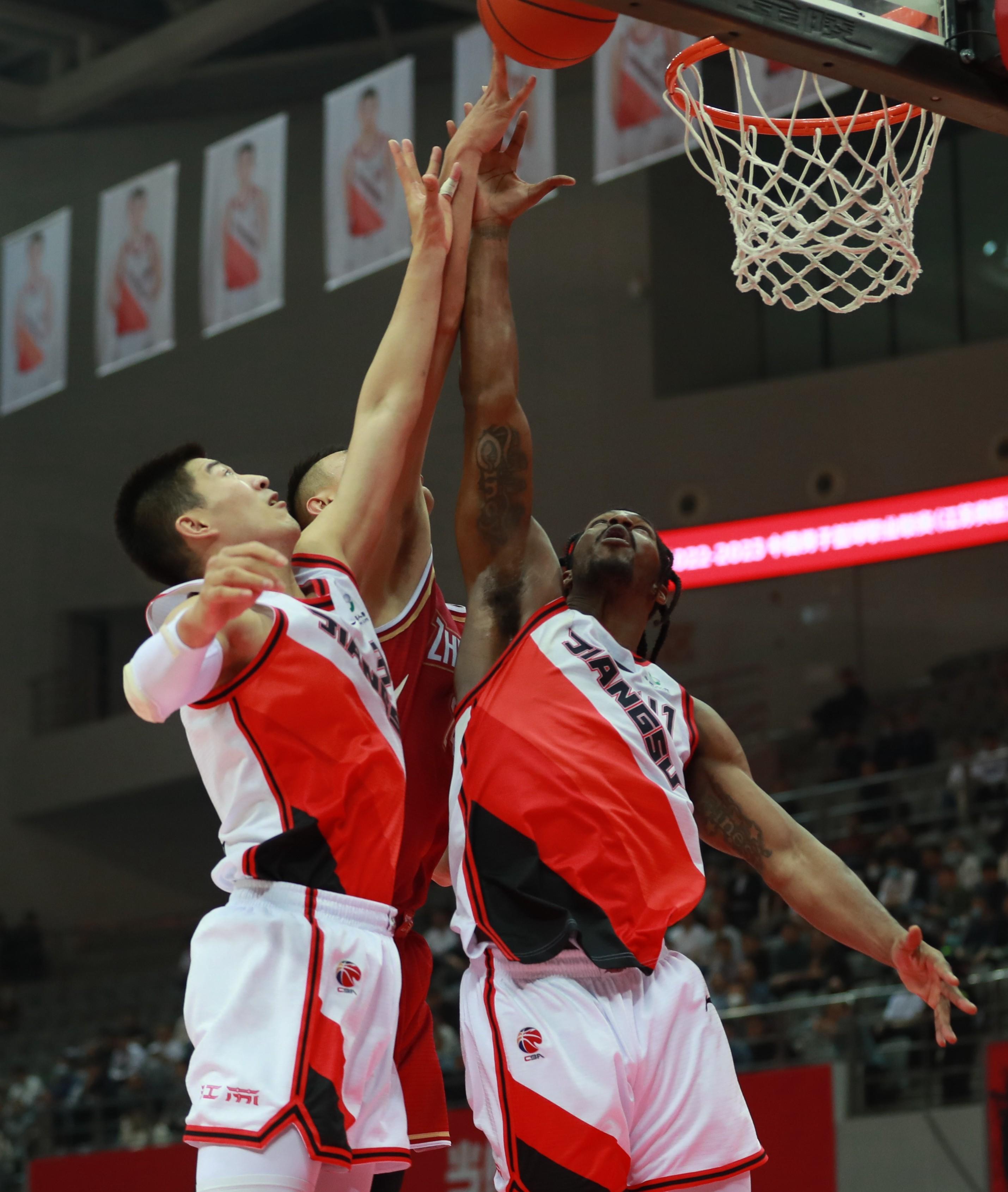 关于江苏肯帝亚克服困难，客场斩获宝贵胜利的信息