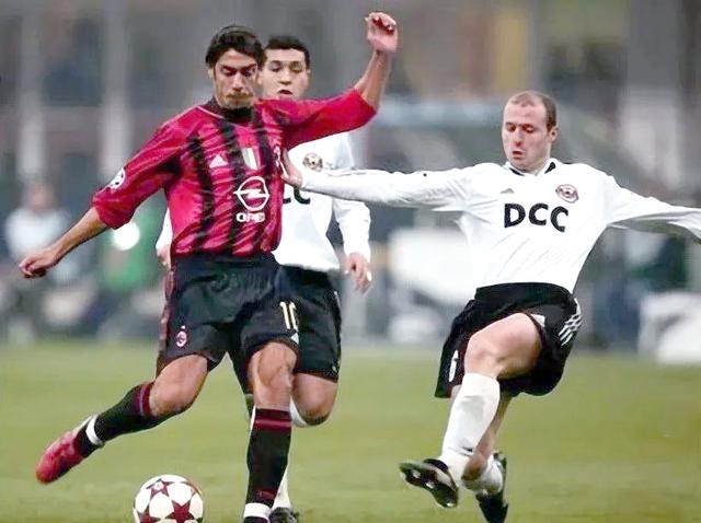 AC米兰豪取胜利，晋级淘汰赛的简单介绍