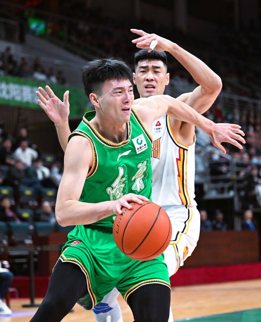 湖南队大胜山西队，主场豪取胜利