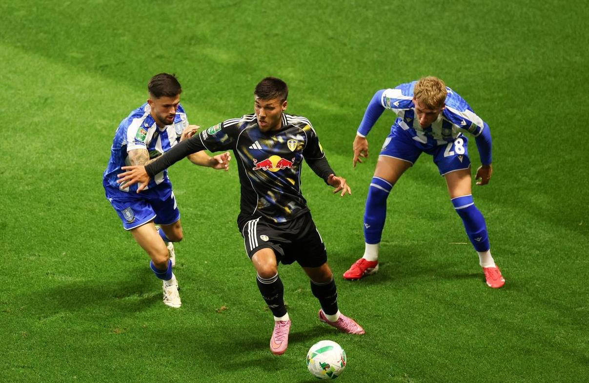 关于利兹联成为黑马，给对手带来压力的信息