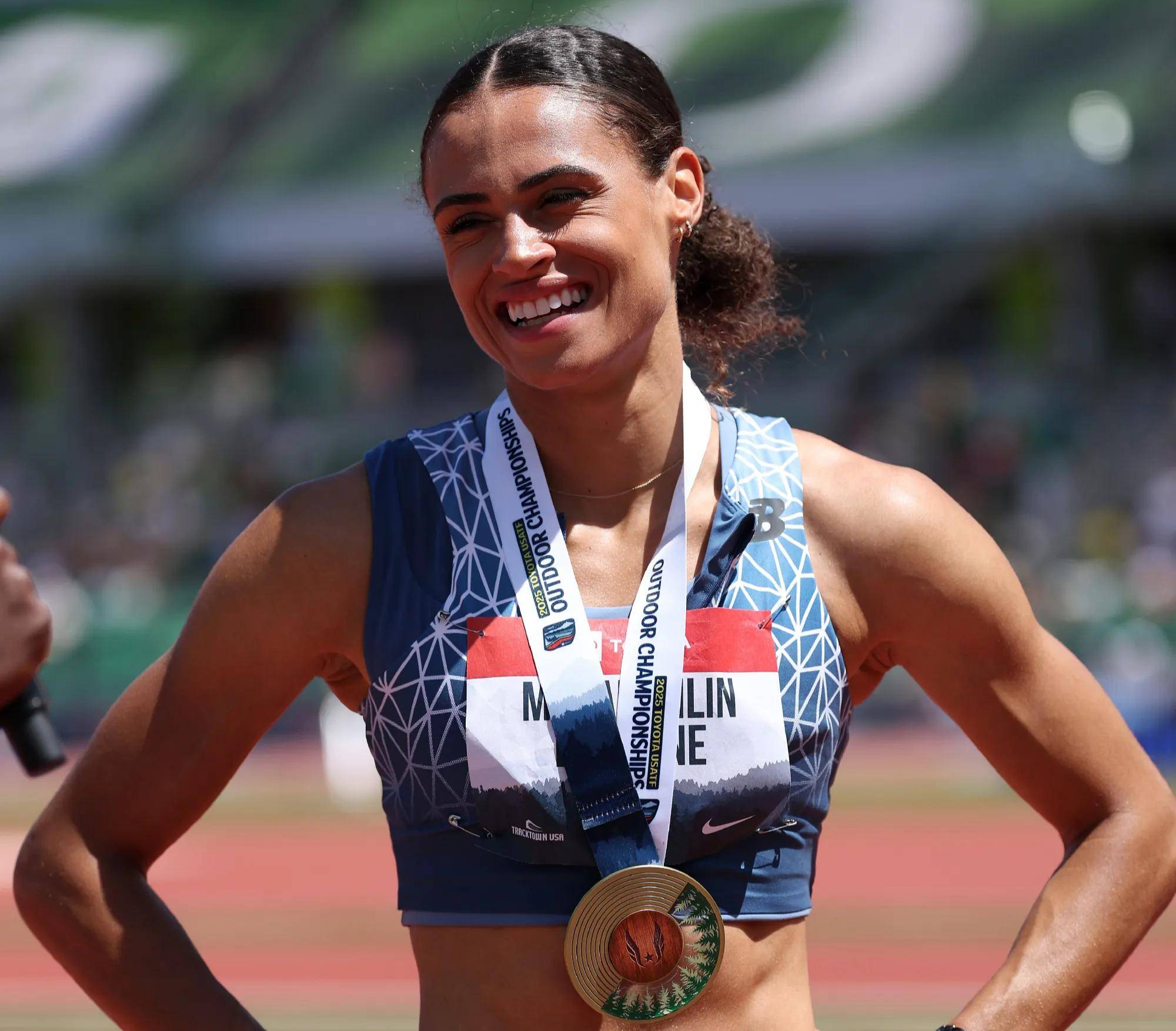 澳大利亚田径运动员刷新百米记录 澳大利亚田径运动员刷新百米记录