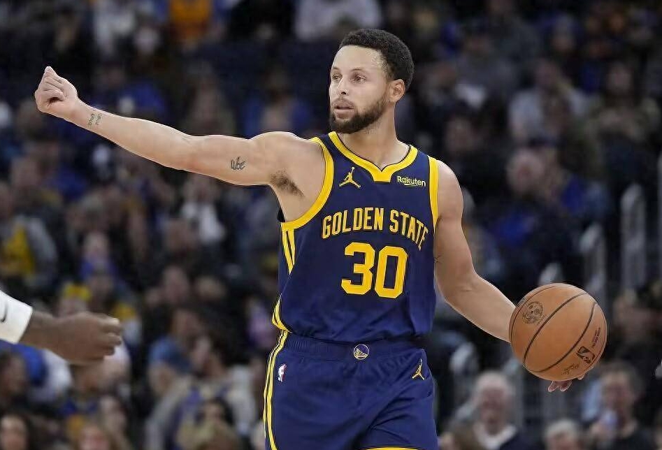 关于勇士战胜活塞，库里再献神奇表现成全场焦点的信息